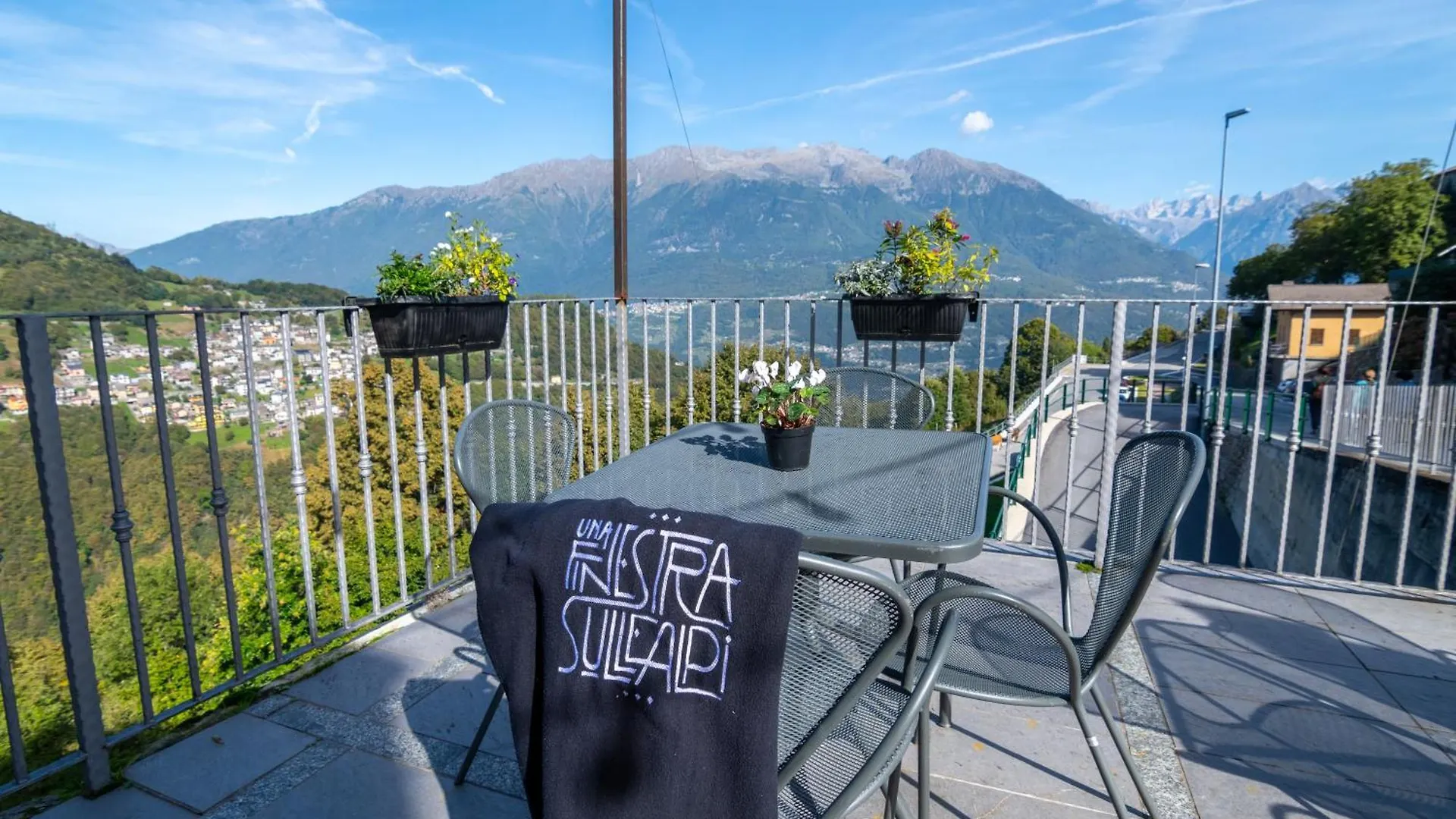 Una Finestra Sulle Alpi Bema